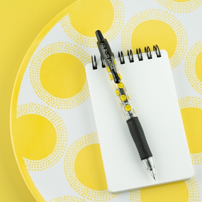 Pilot G2 SmileyWorld Retractable Gel Pen, Fine Point, 0.7mm, Black Ink, 5 Pens/Pack (G2HC5BLKF)