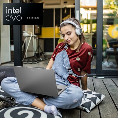 Acer Swift Go 14" OLED AI PC Laptop, Intel Core Ultra 5 125H, 8GB RAM, 512GB SSD, Backlit Keyboard, Windows 11 Home