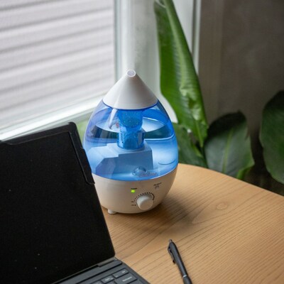 Crane Mini-Drop Ultrasonic Cool Mist Humidifier 0.35-Gallon, 200 sq. ft., Blue (EE-5300)