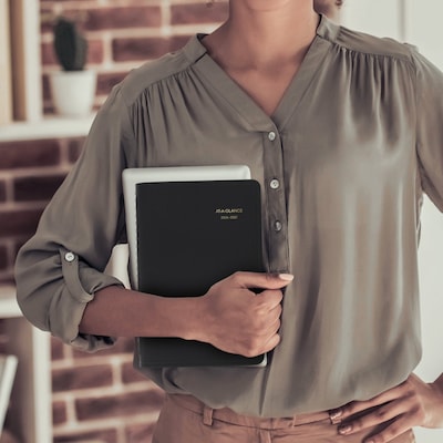 2026-2027 AT-A-GLANCE 5" x 8" Academic Daily Planner, Faux Leather Cover, Black (70-807-05-27)