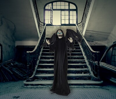 Haunted Hill Farm Life-Size Animatronic Winged Reaper (HHWINGSKEL1FLSA)