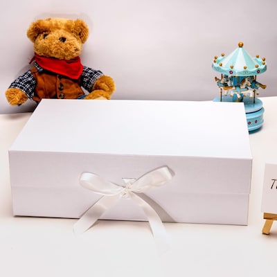 JAM Paper Collapsible Gift Boxes, White (LA-14X9-BX-WHT)