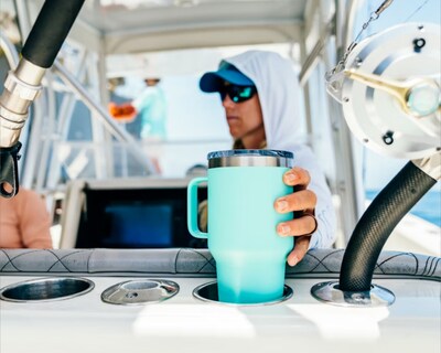 Yeti Rambler® 30 oz Travel Mug with Stronghold™ Lid - White