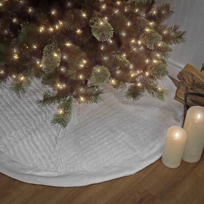 National Tree Company 60” HGTV Home Collection Quilted Velvet Tree Skirt, Ivory (DD94-TDD1242IV)