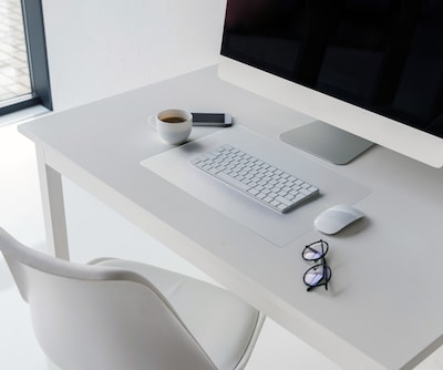 Desktex® Crystal Clear Vinyl Rectangular Desk Pad - 19 x 24
