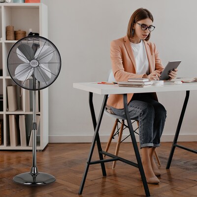 Good Housekeeping Retro Pedestal Fans 16-inch 3-Speed Oscillating Pedestal Fan, Midnight Chrome (92654-GM)
