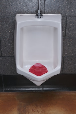 Fresh Products Slant7 Anti-Splash Urinal Screen, Forest Scent, Red, 5/Box (S7-F-005I030M-82-AAA10-00)