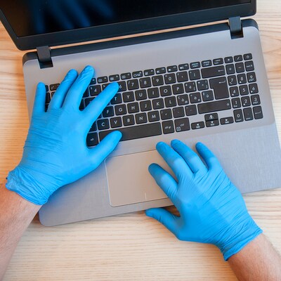 Extreme Fit Powder Free Blue Nitrile Gloves, Medium, 100/Pack (EF-NGLV-M)
