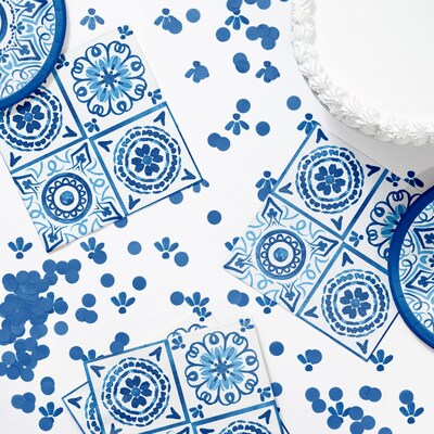 Creative Converting Blue Willow Dinner Napkins, Blue/White, 64/Pack (DTC365100NAP)