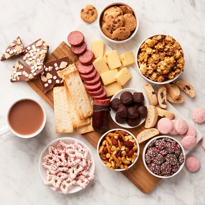 Hickory Farms Deluxe Merrymaker Gift Basket