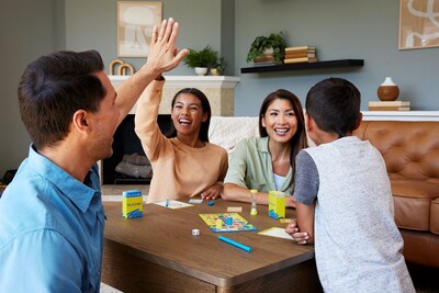 Mattel Pictionary Board Game (DKD47)