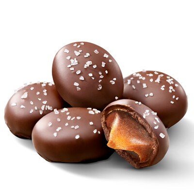 Sanders Snack Size Milk Chocolate Sea Salt Caramels Eggs, 7 oz. (MRY31146)