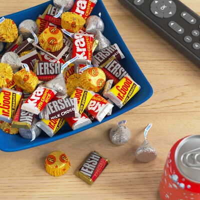 Hershey's & Reese's Assorted Chocolate Flavored Candy Party Pack, 27.2 oz. (34000 99982)