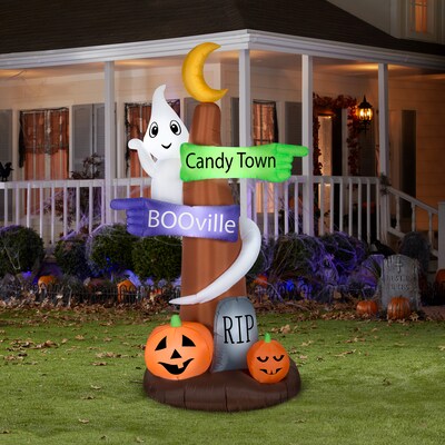 National Tree Company 8 Signpost and Ghost (GE9-226327-1)
