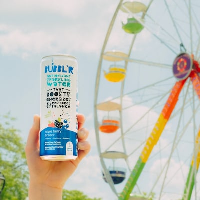 Bubbl'r Antioxidant Triple Berry Breez'r Flavored Sparkling Water, 12 oz., 12 Cans/Carton (028435600282)