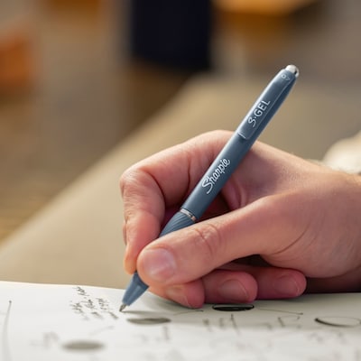 Sharpie S-Gel Retractable Pens, Medium Point, 0.7mm, Black Ink, 4/Pack (2245277)