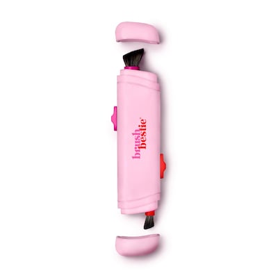 GIFT OF THE WEEK: 4-in-1 Retractable Makeup Brush - apply foundation, powder & eyeshadow