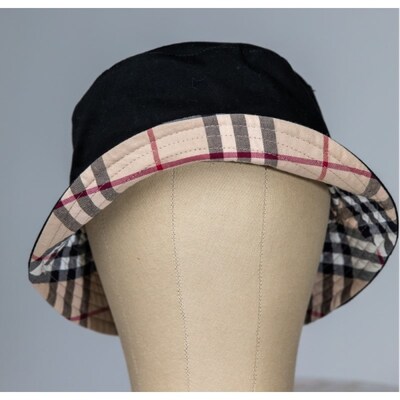 Burberry Reversible Black and Beige Bucket Hat - (Medium)