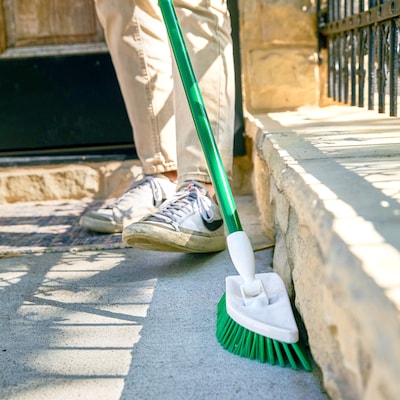 Libman No Knees Floor Scrub, Steel Handle, 11", Green/ White, 4/Carton (0122)