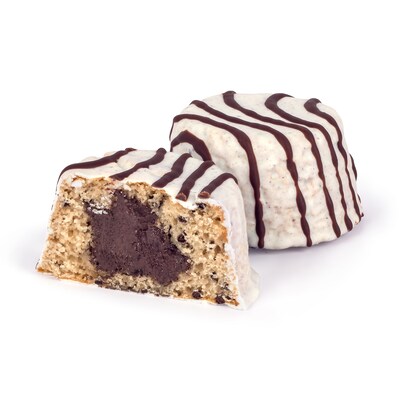 Mrs. Freshey's Hershey's Cookies & Creme Cakes, 28 oz, 24/Pack (600-04146)