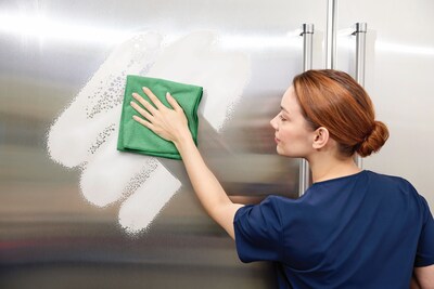 HYGEN r-40 Recycled Microfiber Cleaning Cloths, 12" x 12", Green, 24/Pack (1820578)