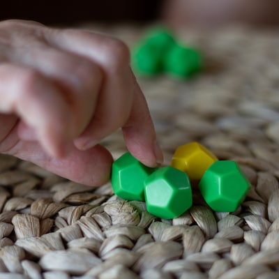 Mobi Ultimo Strategy Dice Game (MGMULT1)