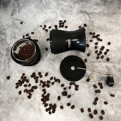 The London Sip 4- Cups Pourover with Manual Burr Coffee Grinder, Black (KITESCLCOFFEE02)