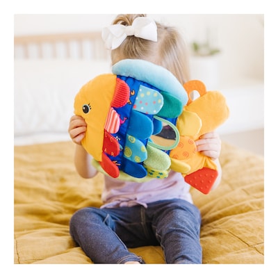 Melissa & Doug Flip Fish,14.25" x 11" x 3.75", (9195)