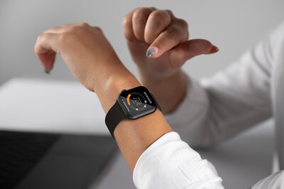 LAX Dual Clasp Silicone Band for Apple Watch, Black