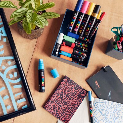 POSCA PC-8K Water Based Paint Marker, Broad Chisel Tip, Light Green, 2/Pack (UBCPC8KLGREEN-2)