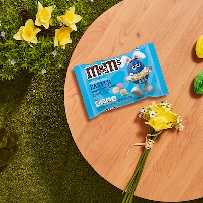 M&M'S Easter White Chocolate Marshmallow Treat Chocolate Pieces, 7.44 oz. (MMM61099)