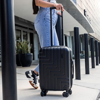 DUKAP Zahav 21.04" Hardside Carry-On Suitcase, 4-Wheeled Spinner, TSA Checkpoint Friendly, Black (DKZAH00S-BLK)