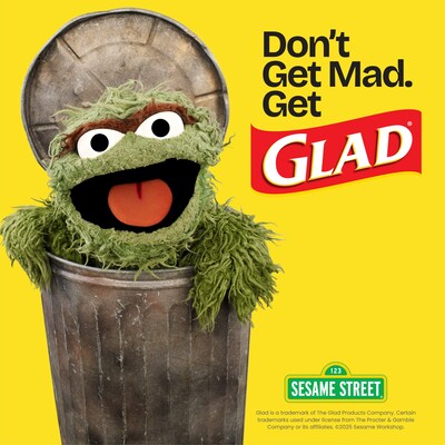 Glad with Clorox Medium 8 Gallon Drawstring Kitchen Trash Bag, Lemon Fresh Bleach Scent, 26 Total Bags (79316)