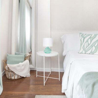 Creekwood Home Modern Glass 13.75" LED Table Lamp, Aqua/White (CWT-1014-AW)