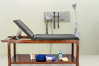 Viva Comfort Adjustable Exam Table, 400 lbs. Capacity, Mahogany (ADI996-03-MA-MK)
