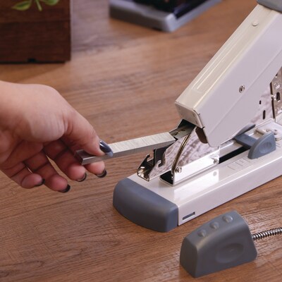 Swingline Heavy Duty Desktop Stapler, 160-Sheet Capacity, Platinum (39002)