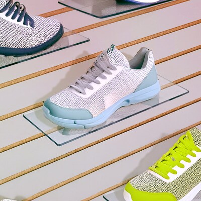 Azar Displays Acrylic Shoe Shelf for Slatwall, 10"W x 4"D, Clear, 10-Pack (556003-CLR-10PK)