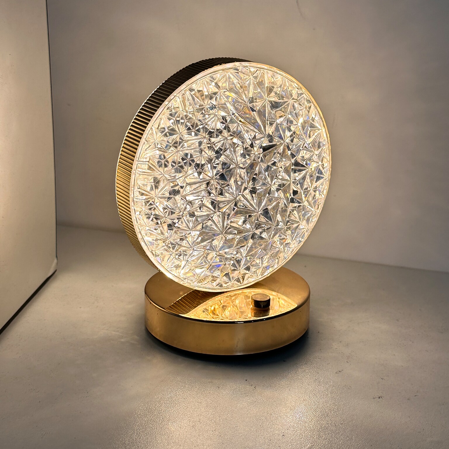 Tech Mod LED Circle Crystal Lamp