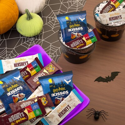 HERSHEY'S Harry Potter Assorted Flavored Chocolate Variety Bag, 30.56 oz. (HEC45826)