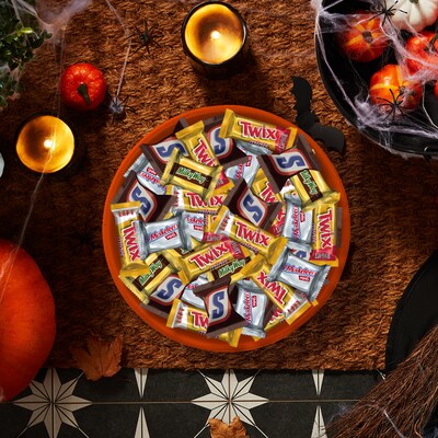 Mars Halloween Minis Milk Chocolate Variety Candy Pack, 30.63 oz., 110 Pieces (461993)