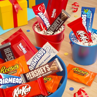 Hershey's Snack Size Assorted Flavored Candy Party Pack, 26.9 oz. (34000946860)
