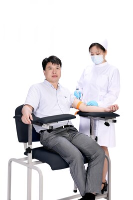 Viva Comfort Extra Wide Adjustable Bariatric Phlebotomy Blood Drawing Chair, 500 lbs. Capacity, Black (ADI997-01-BLK-HD-MK)