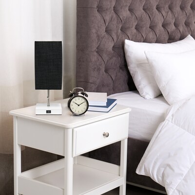 Simple Designs Petite White Stick Lamp with USB Charging Port and Fabric Shade, Black (LT1088-BAW)