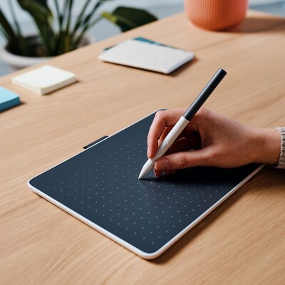 Wacom One M 8.5 x 5.3" Creative Pen Graphics Tablet, White (CTC6110WLW0A)