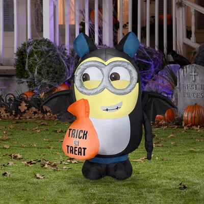 National Tree Company Halloween Airblown Dave in Bat Costume, 2 White LED Lights (GE9-226688)