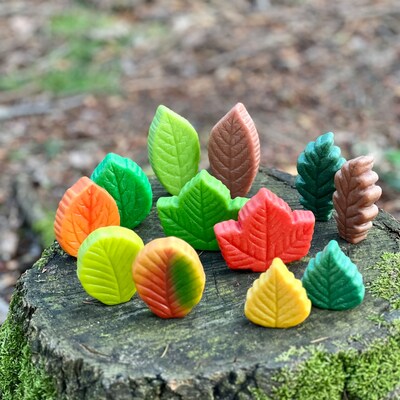 Yellow Door Sensory Play Stones, Leaves, Multicolored, 12 Pieces/Set (YUS1218)