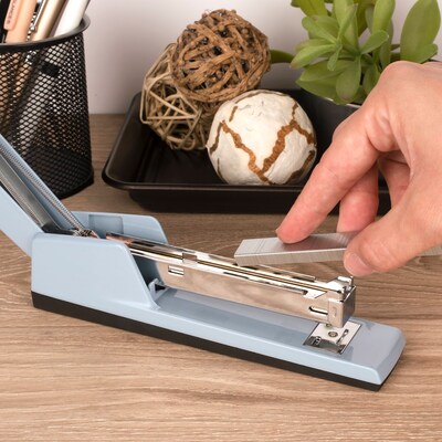 Swingline 747 Classic Metal Stapler, 20-Sheet Capacity, Sky Blue (74708)