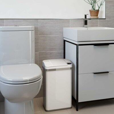 iTouchless Automatic Touchless Sensor Trash Can with Odor Filter and Fragrance – 4 Gallon - White