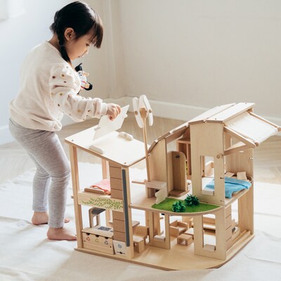 PlanToys Wooden Dollhouse with Furniture, 21.9 x 17.9 x 22.3, Green (PTS7156)