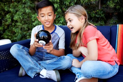 Mattel Magic 8-Ball, Black/White (30188)